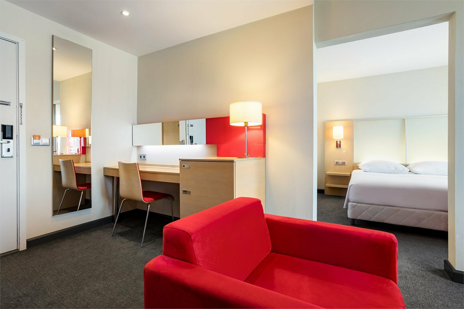 Улучшенный люкс с кроватью размера «king-size»