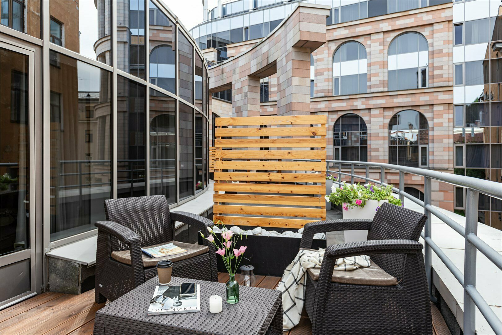 Номер Family с двуспальной кроватью и диваном