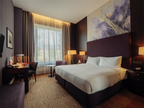 номер ПРЕМИУМ/KING c 1 двуспальной кроватью в DoubleTree by Hilton Moscow - Marina Hotel