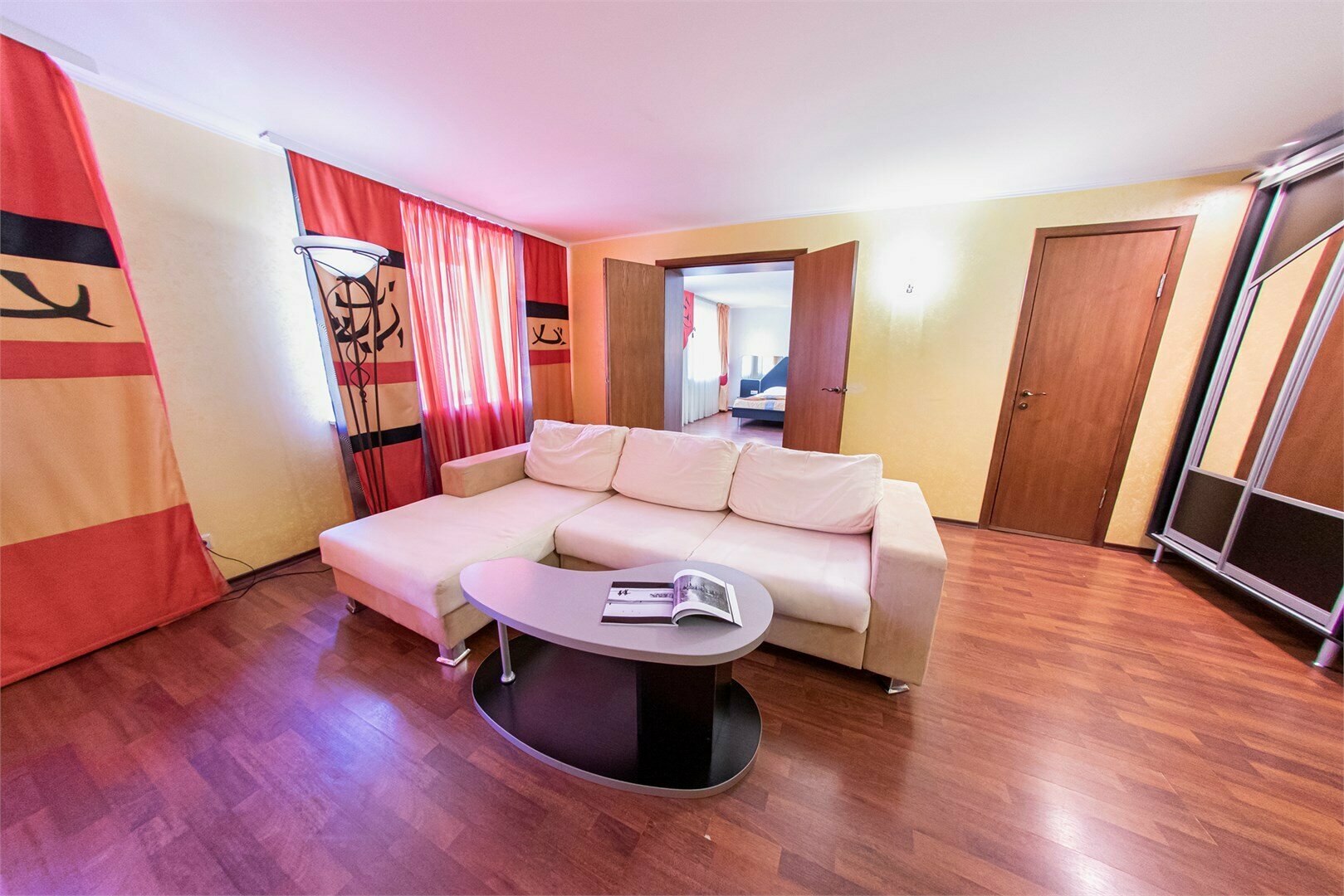 Семейный 2-комнатный с большой ванной