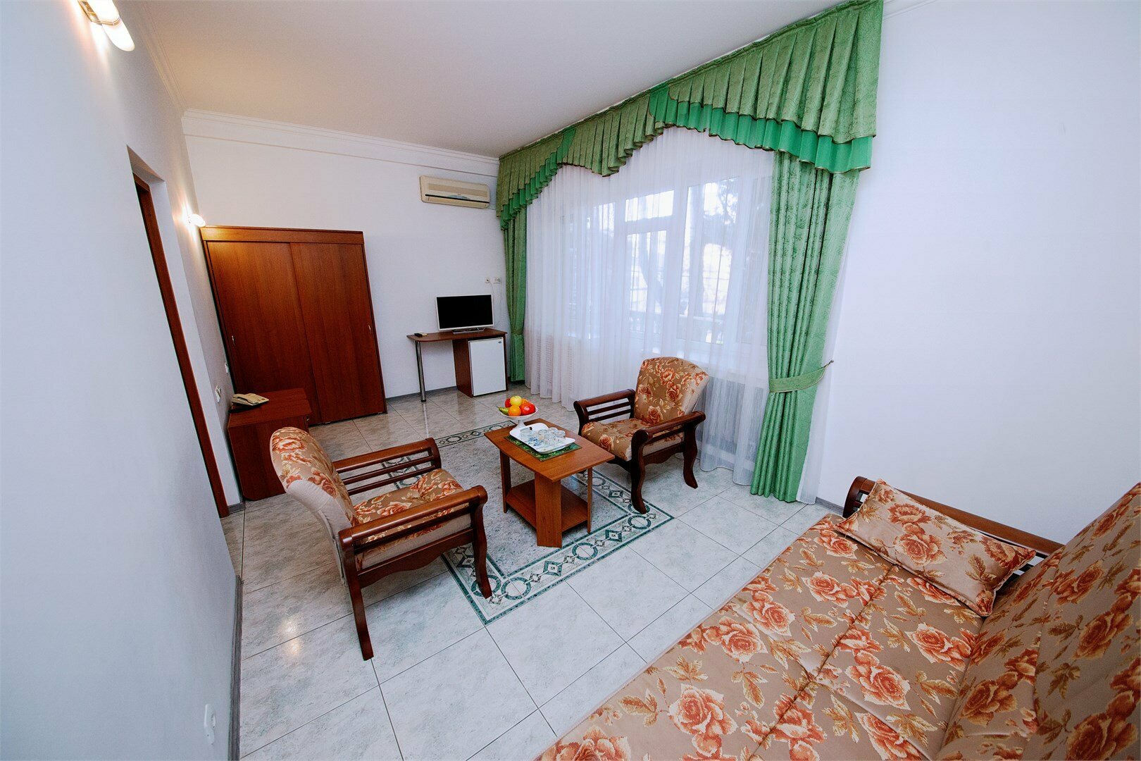 Семейный двухкомнатный с балконом