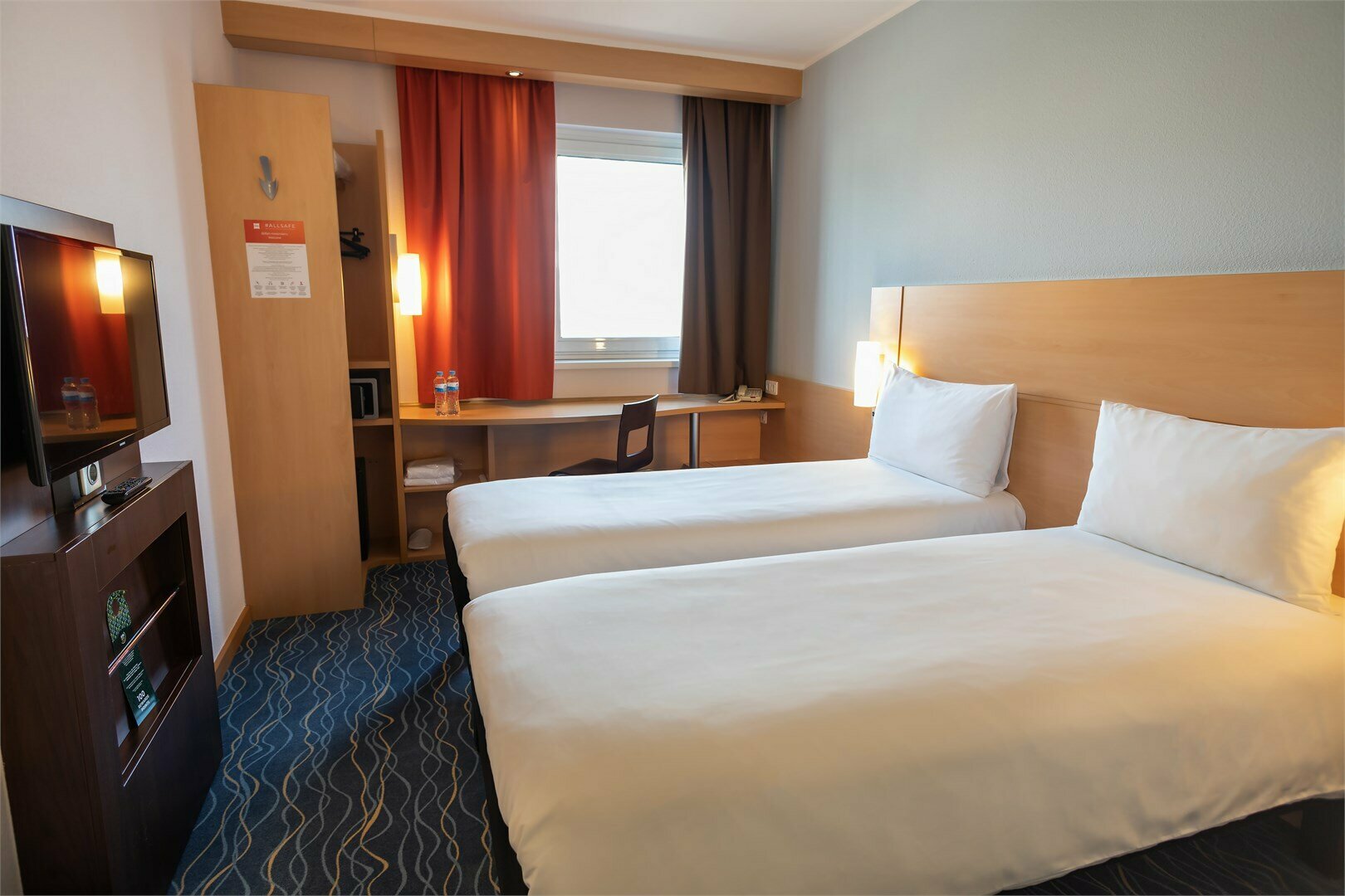 Номер Standard - с 2 односпальными кроватями