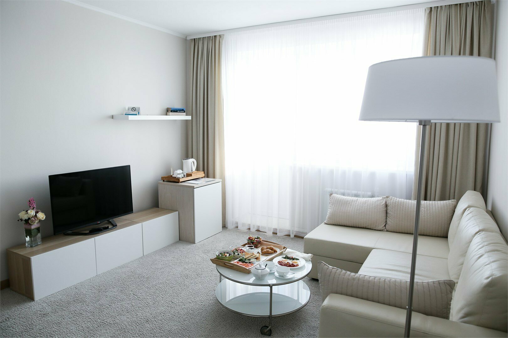 ДВУХКОМНАТНЫЙ НОМЕР КАТЕГОРИИ "ЛЮКС" Вид на ГОРЫ