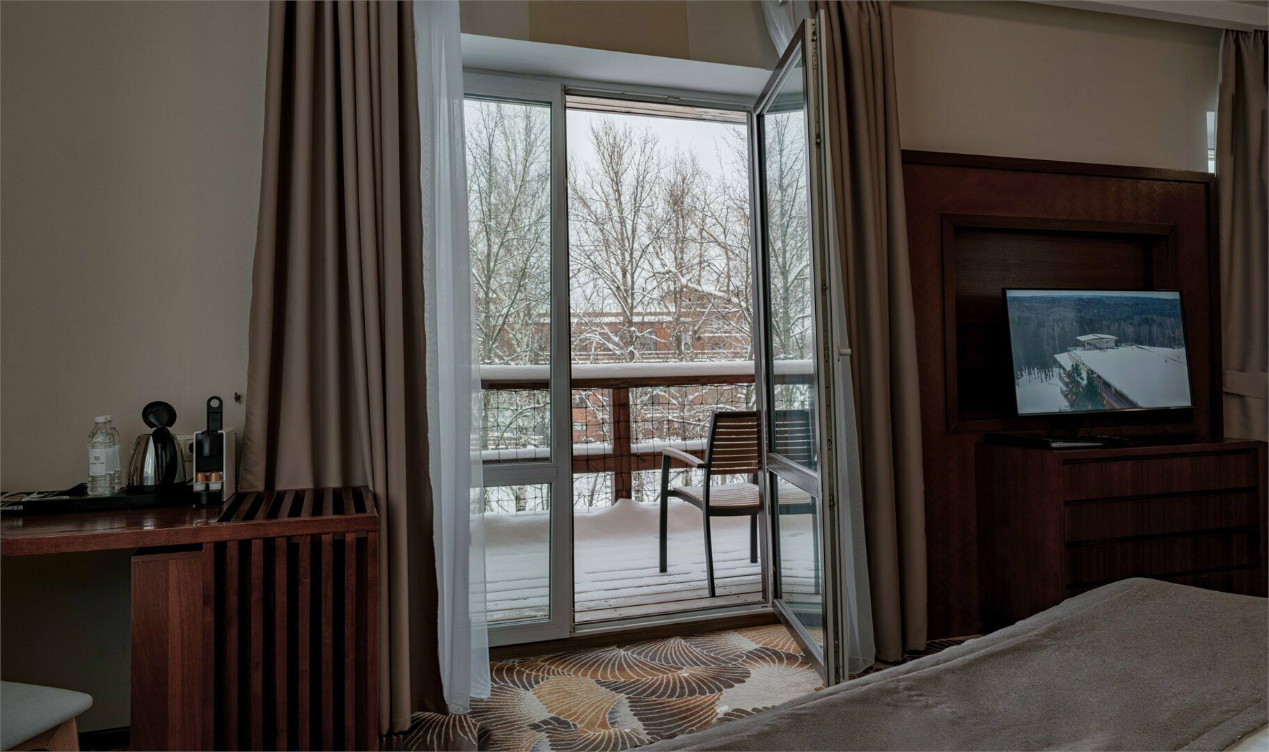 Джуниор сьют твин