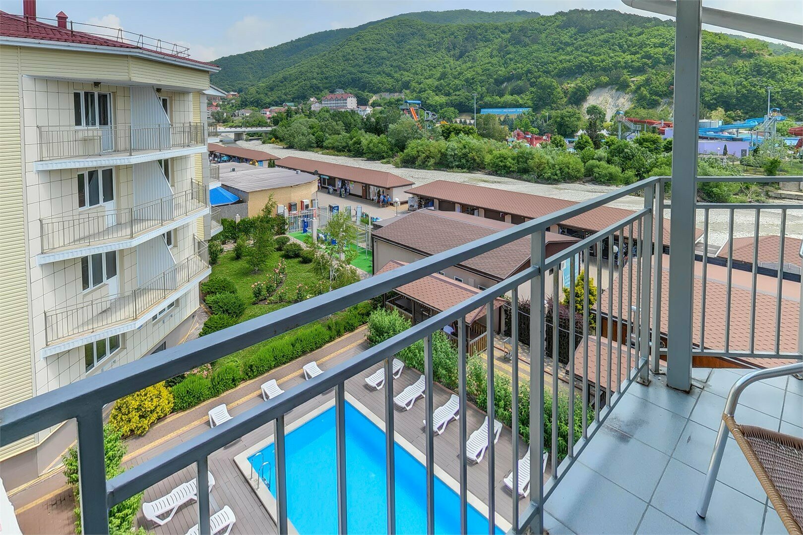 Улучшенный двухместный номер с 1 кроватью или 2 отдельными кроватями, вид на горы