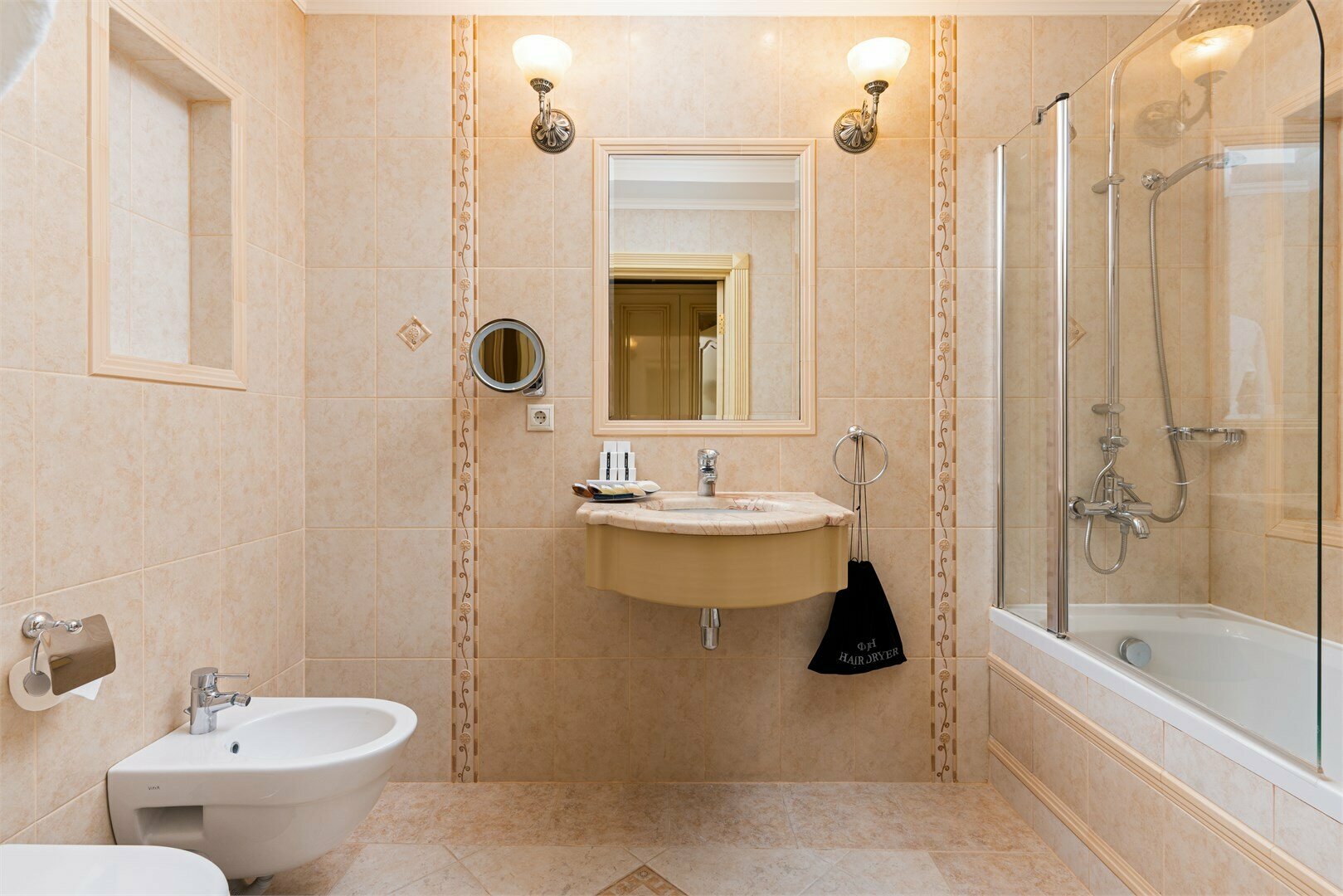 Номер первой категории ТВИН (с балконом)