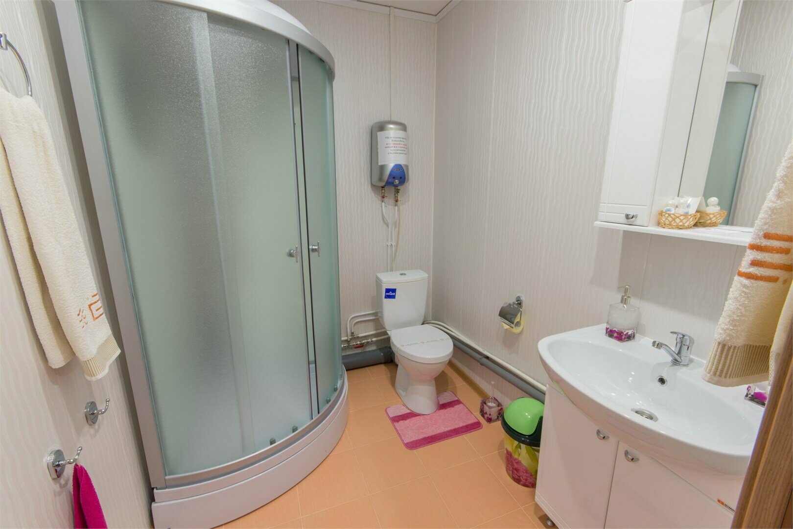 Улучшенный одноместный номер с большой кроватью