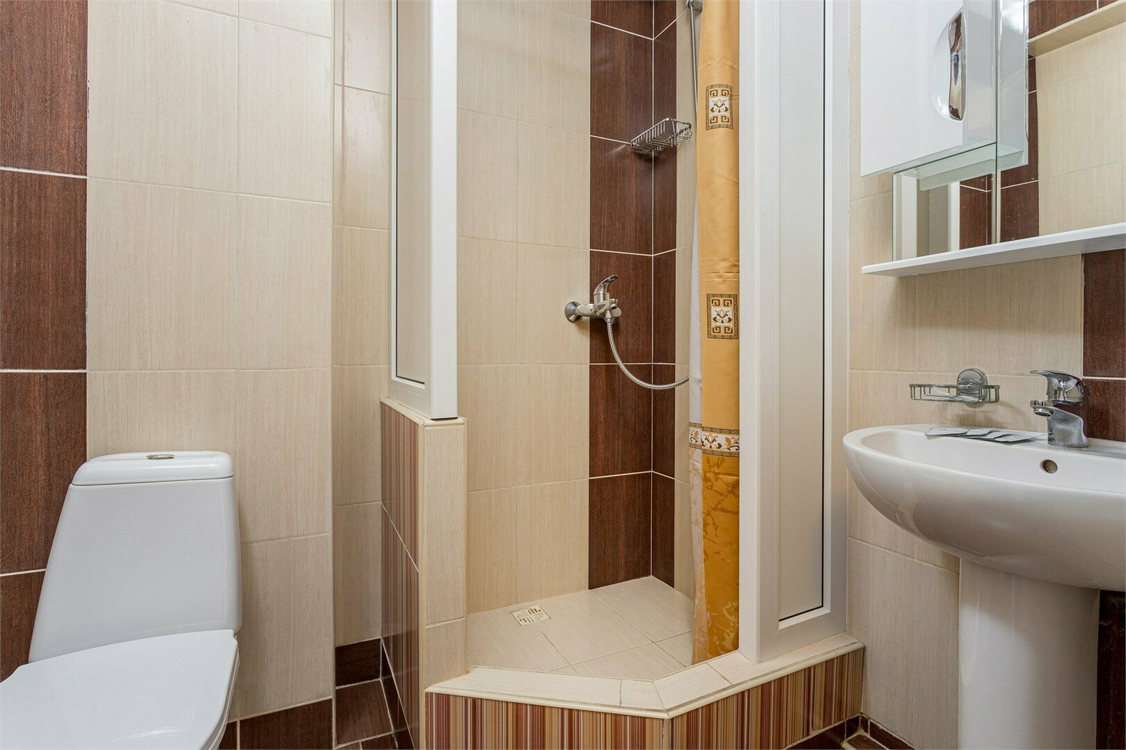 Трехместный номер с балконом