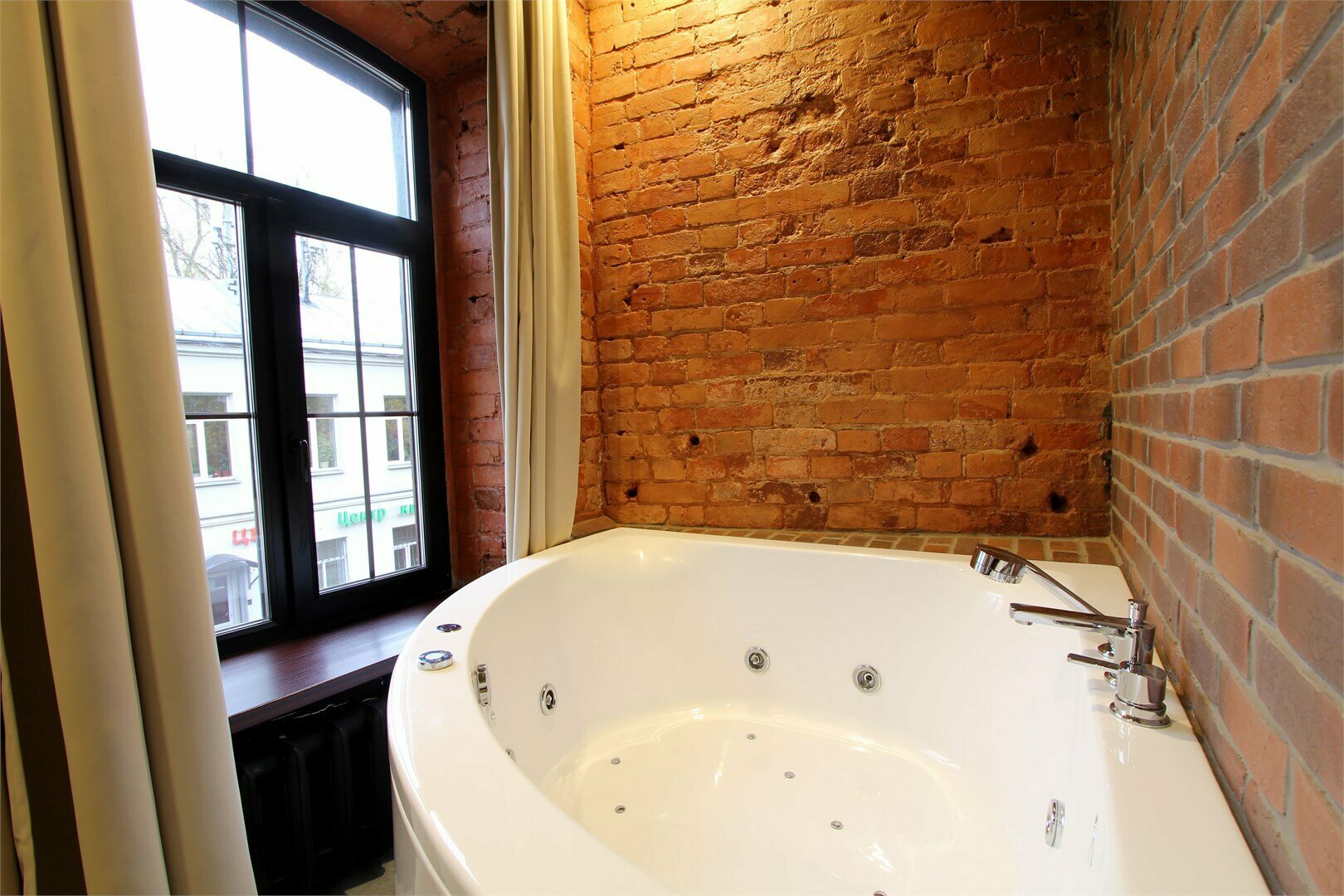 Люкс двухместный с джакузи