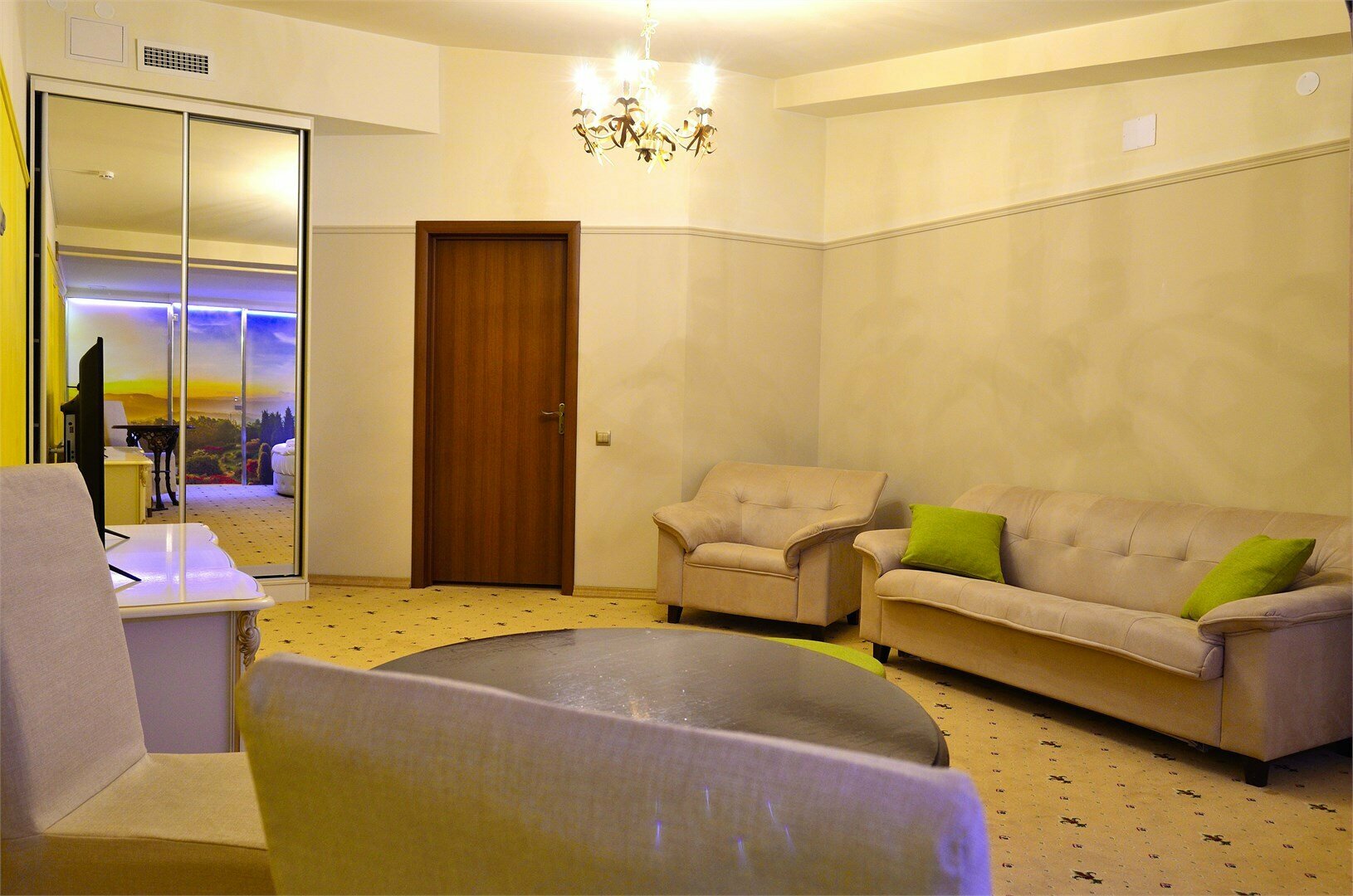 Улучшенный люкс с кроватью размера «king-size»