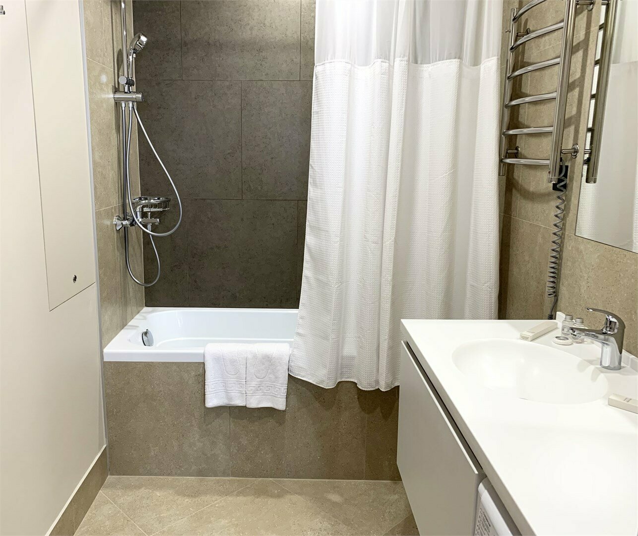 Студия Модерн