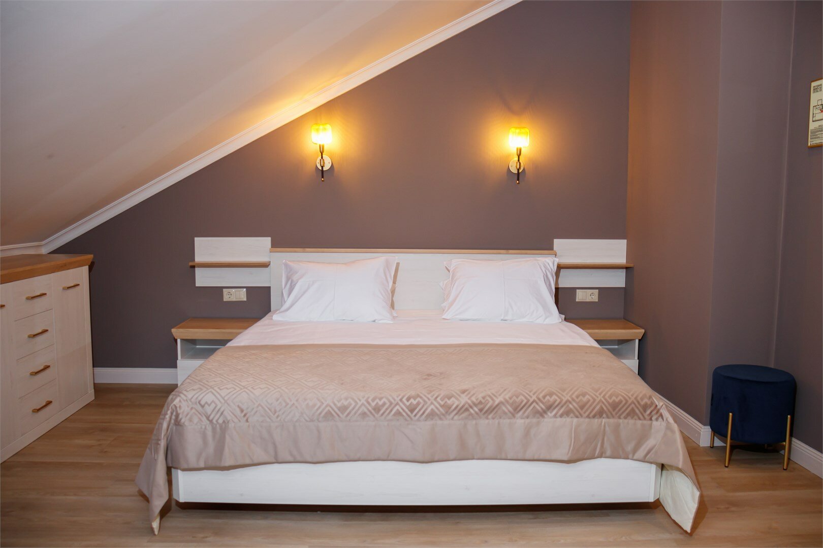 Семейный Мансардный