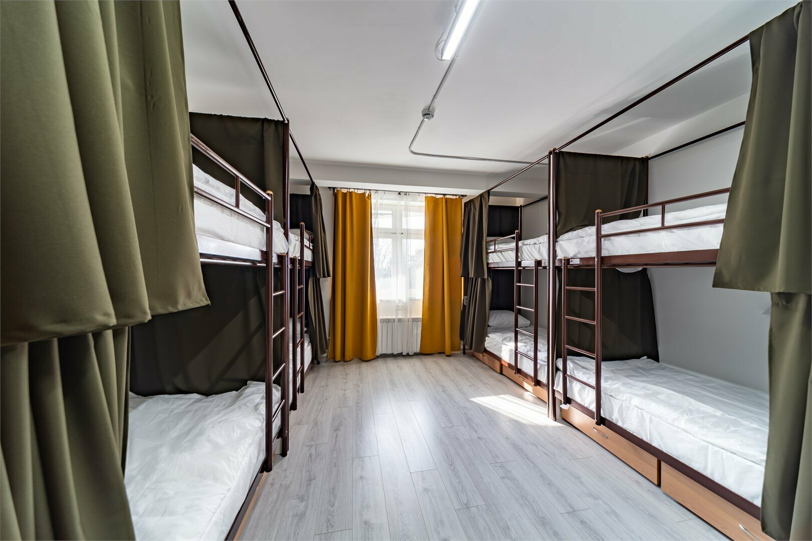 Общий 8-местный номер для мужчин