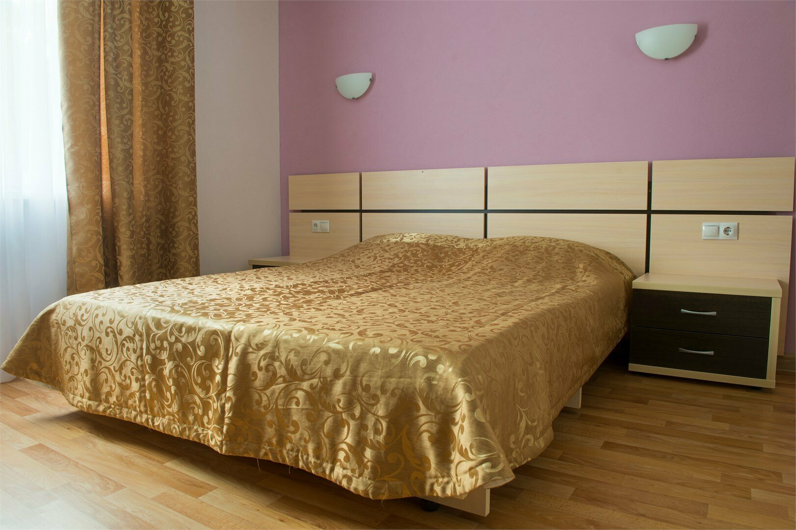 Медиум. Корпус 9*  (Заезд 14-00, выезд 12-00)