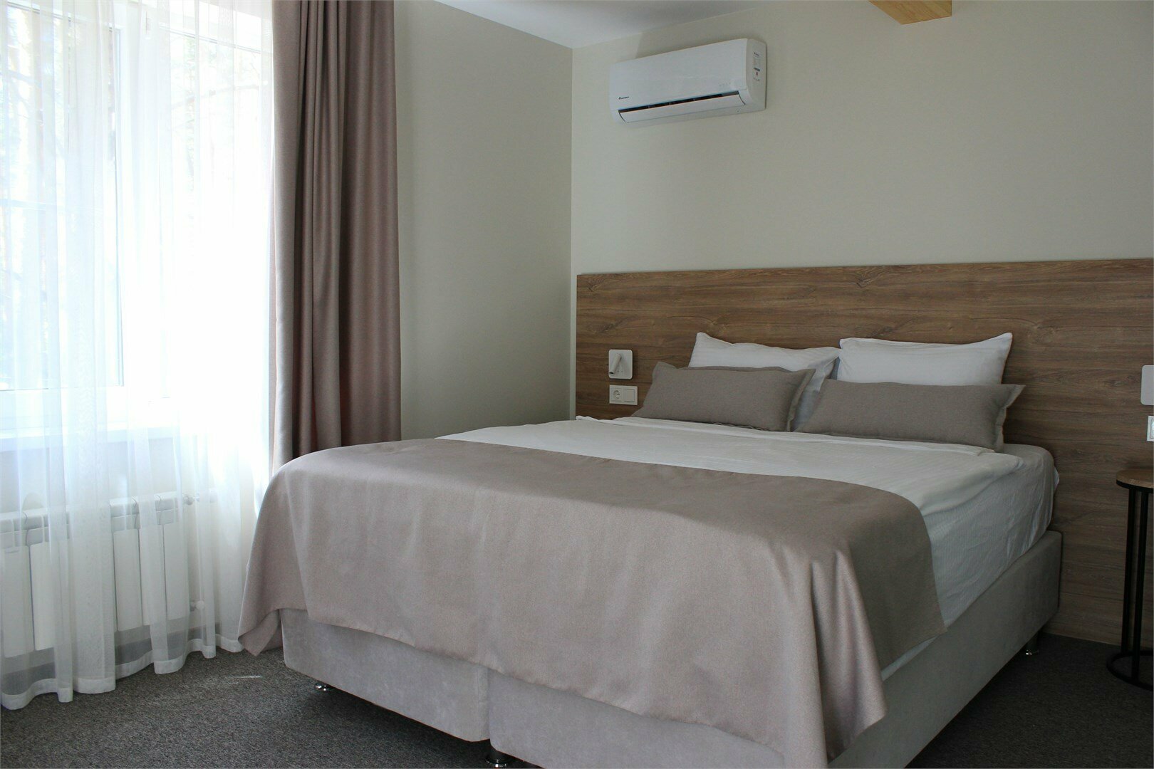 Шестиместные апартаменты улучшенные. Корпус 4* (Заезд в 14-00, выезд в 12-00)