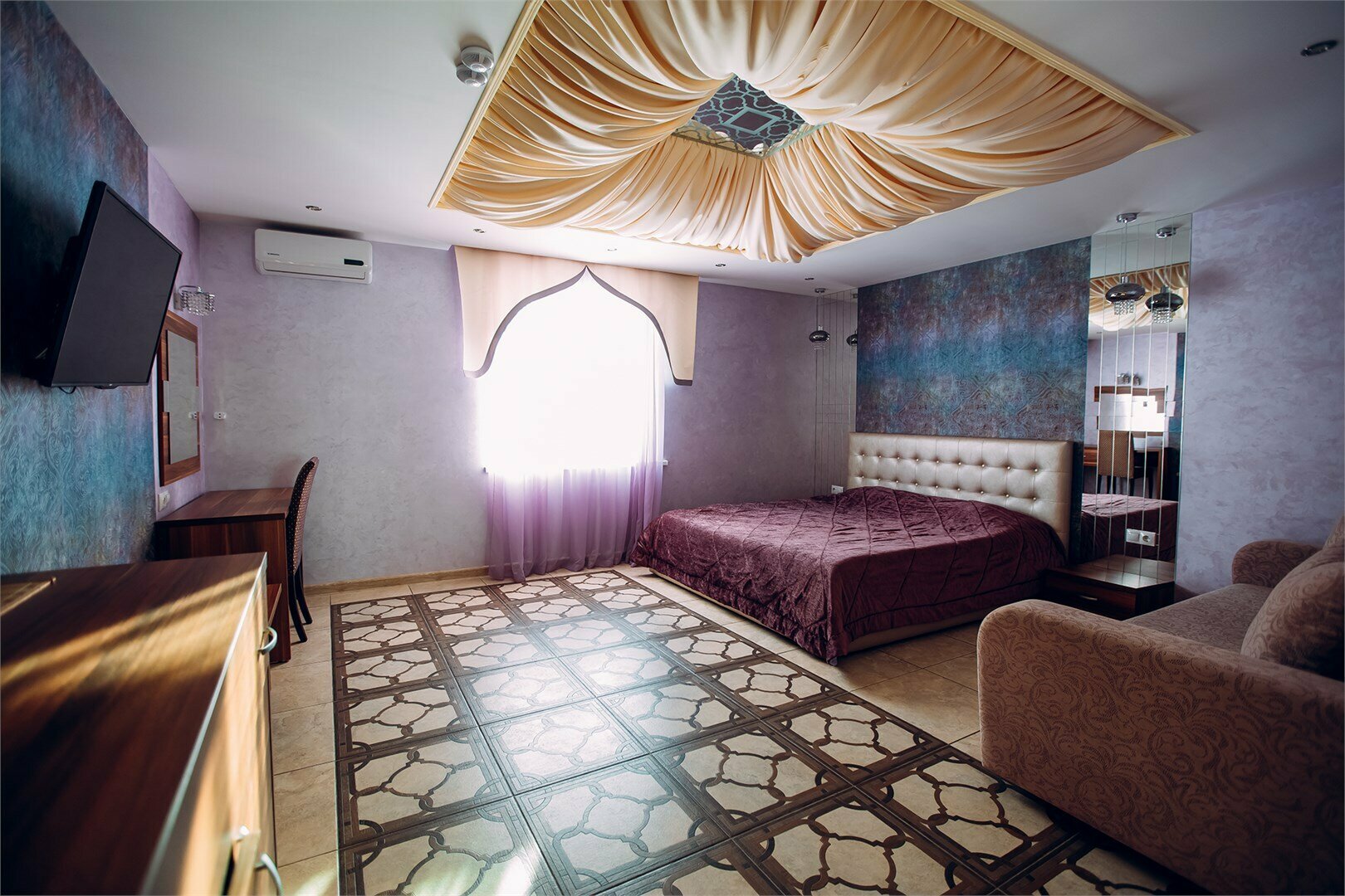 Студия. Корпус 9*  (заезд 14-00, выезд 12-00)