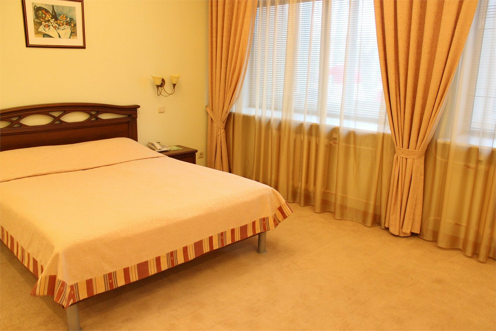 * Люкс (одноместный, двухкомнатный)