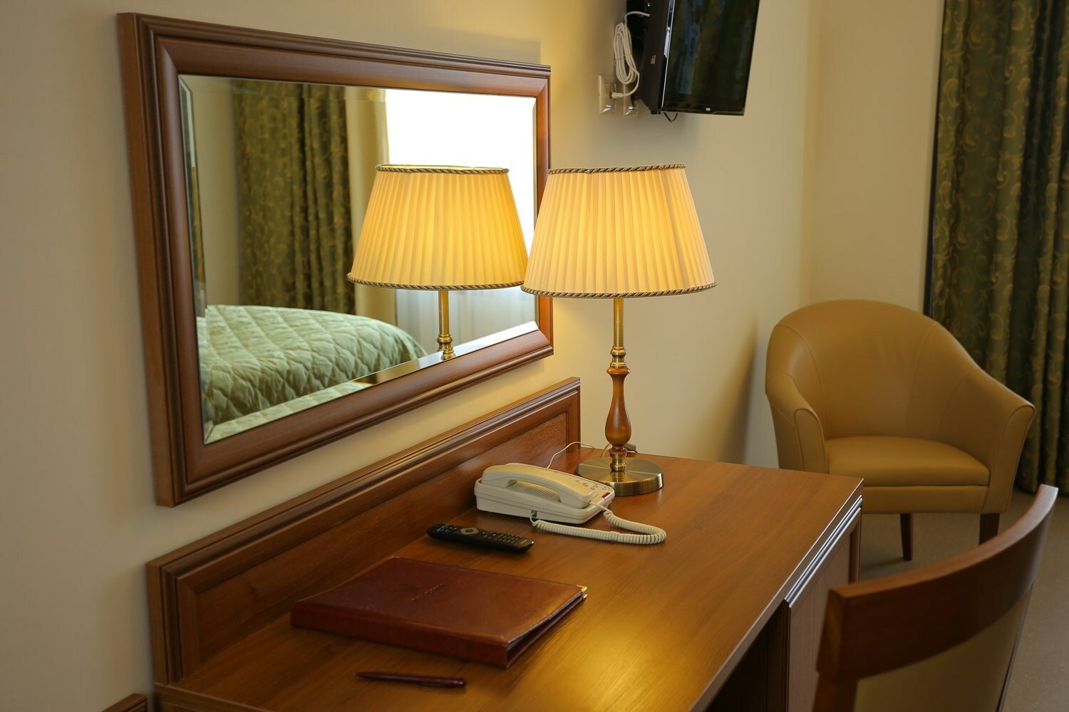 Стандартный с одной двуспальной кроватью