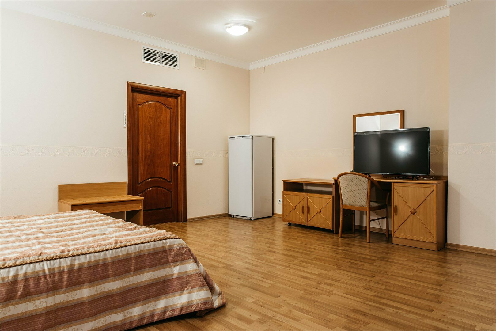 Полулюкс. Главный корпус