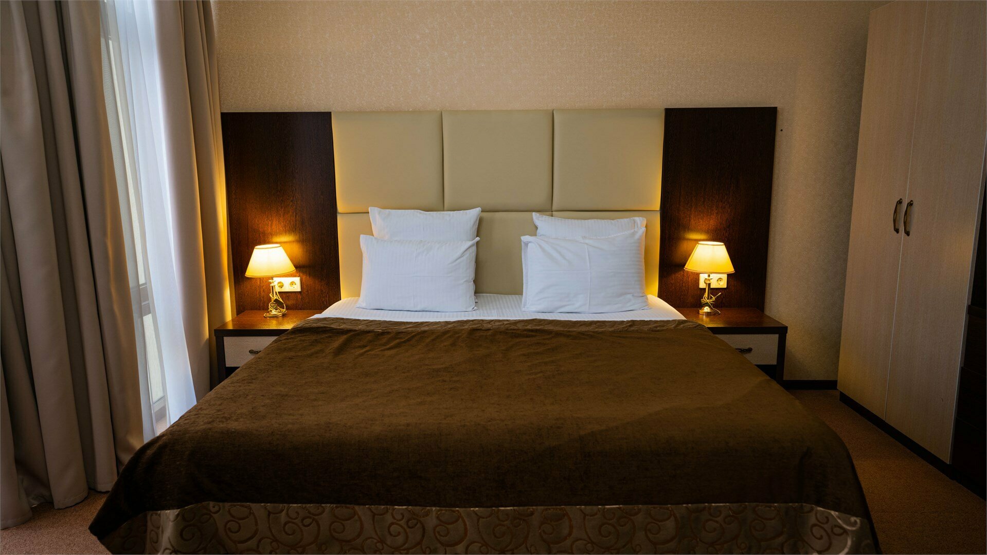 Джуниор Сьюит (Полулюкс)