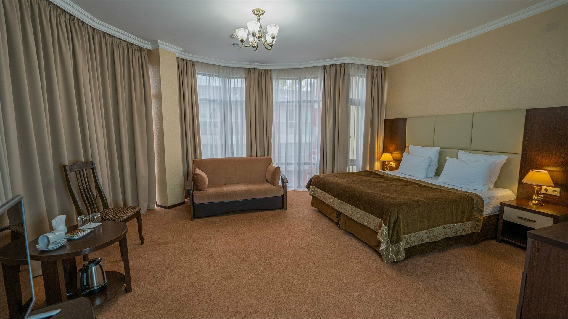 Джуниор Сьюит (Полулюкс)