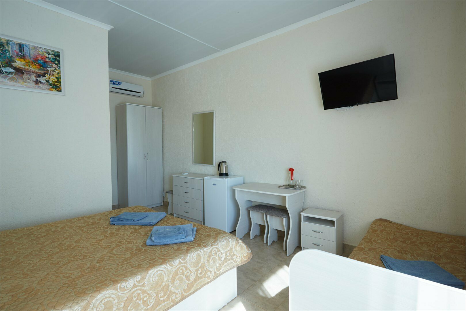 Улучшенный трехместный номер с видом на море