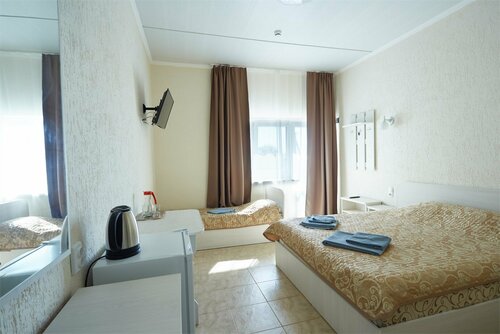 Улучшенный трехместный номер с видом на море