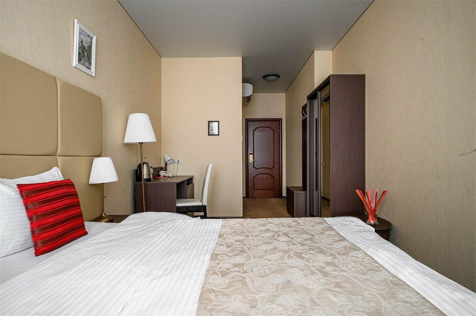 Номер Комфорт с одной или двумя кроватями