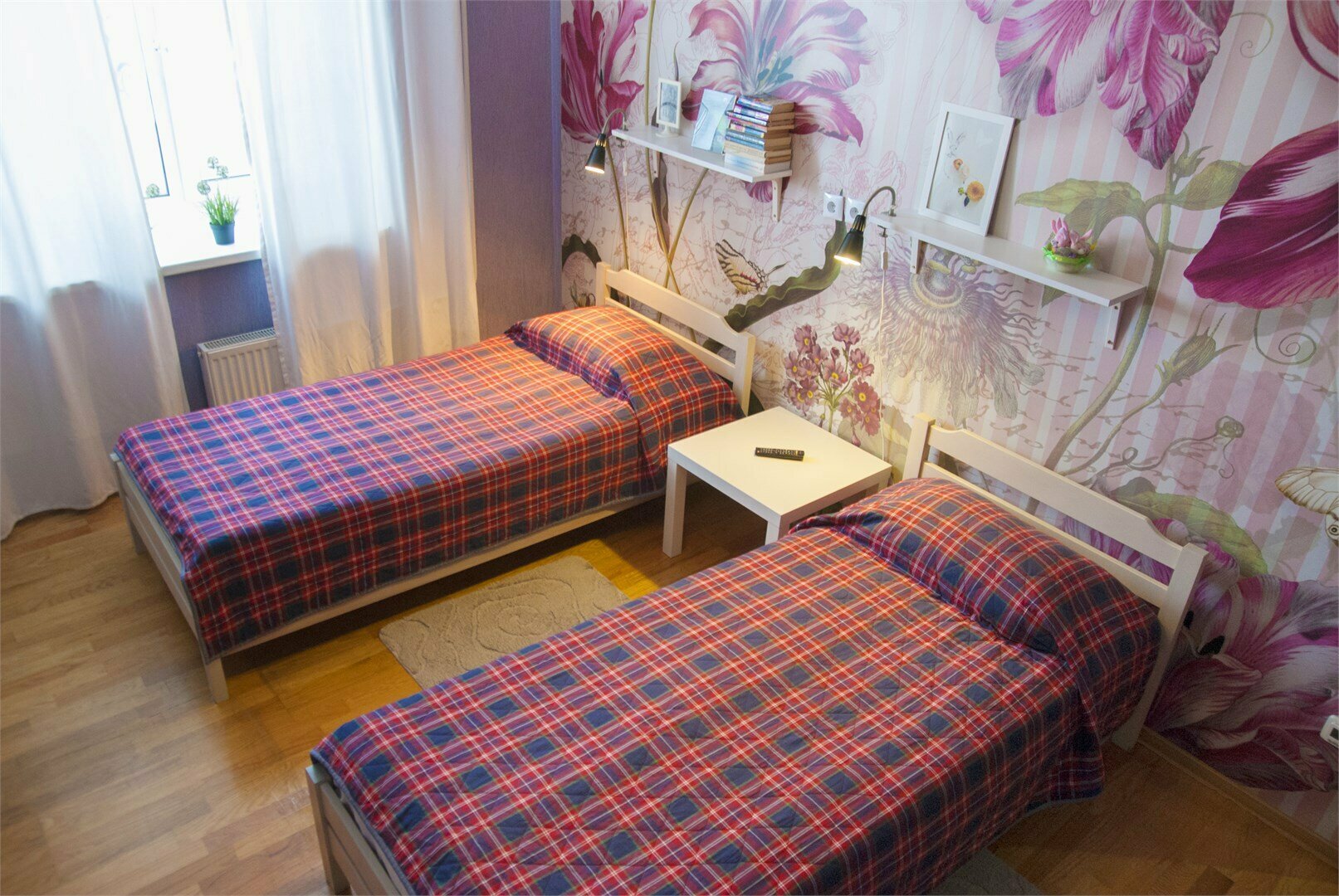 Двухместный номер с 2 отдельными кроватями и общей ванной комнатой