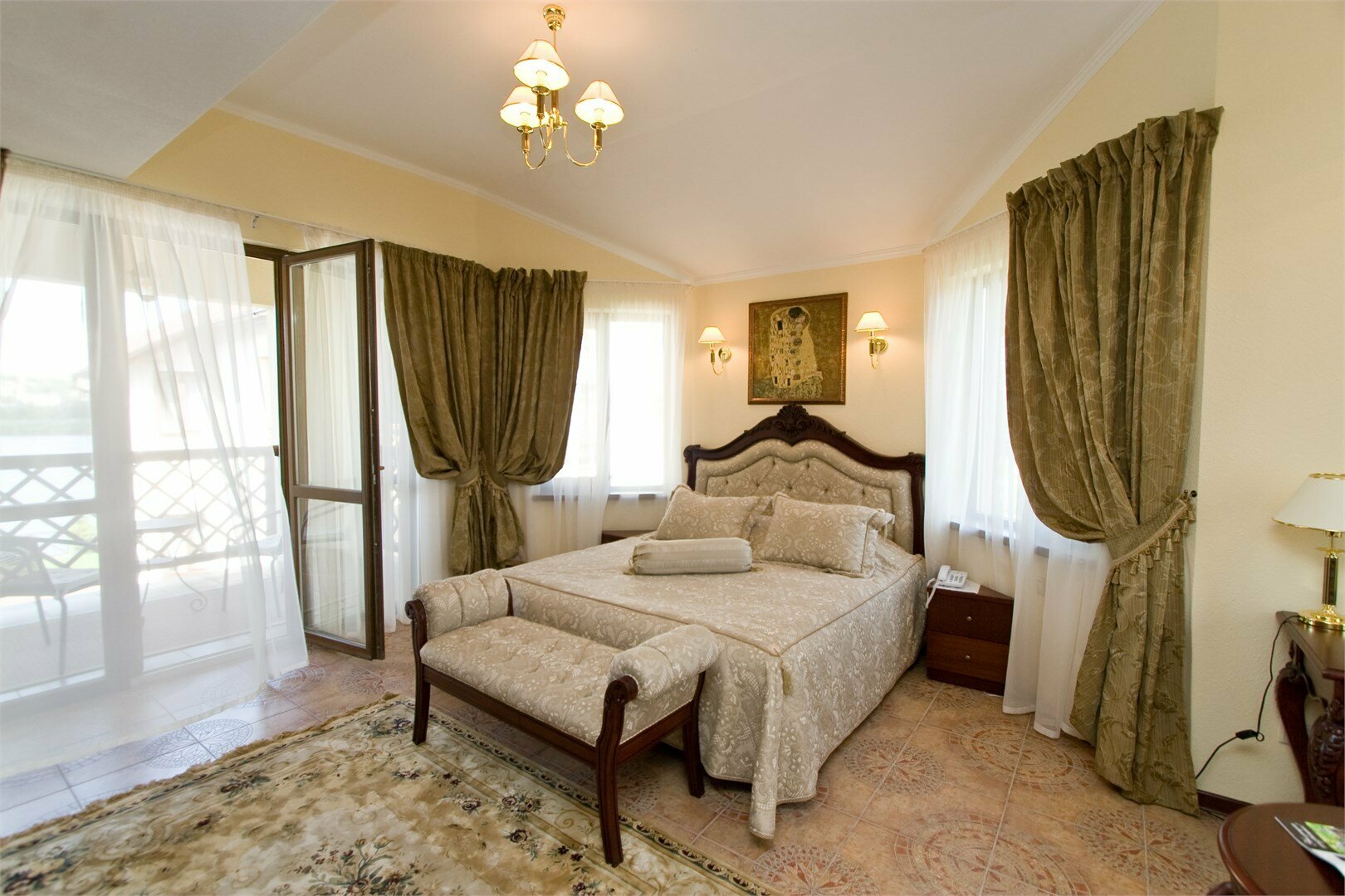 Апартаменты 203