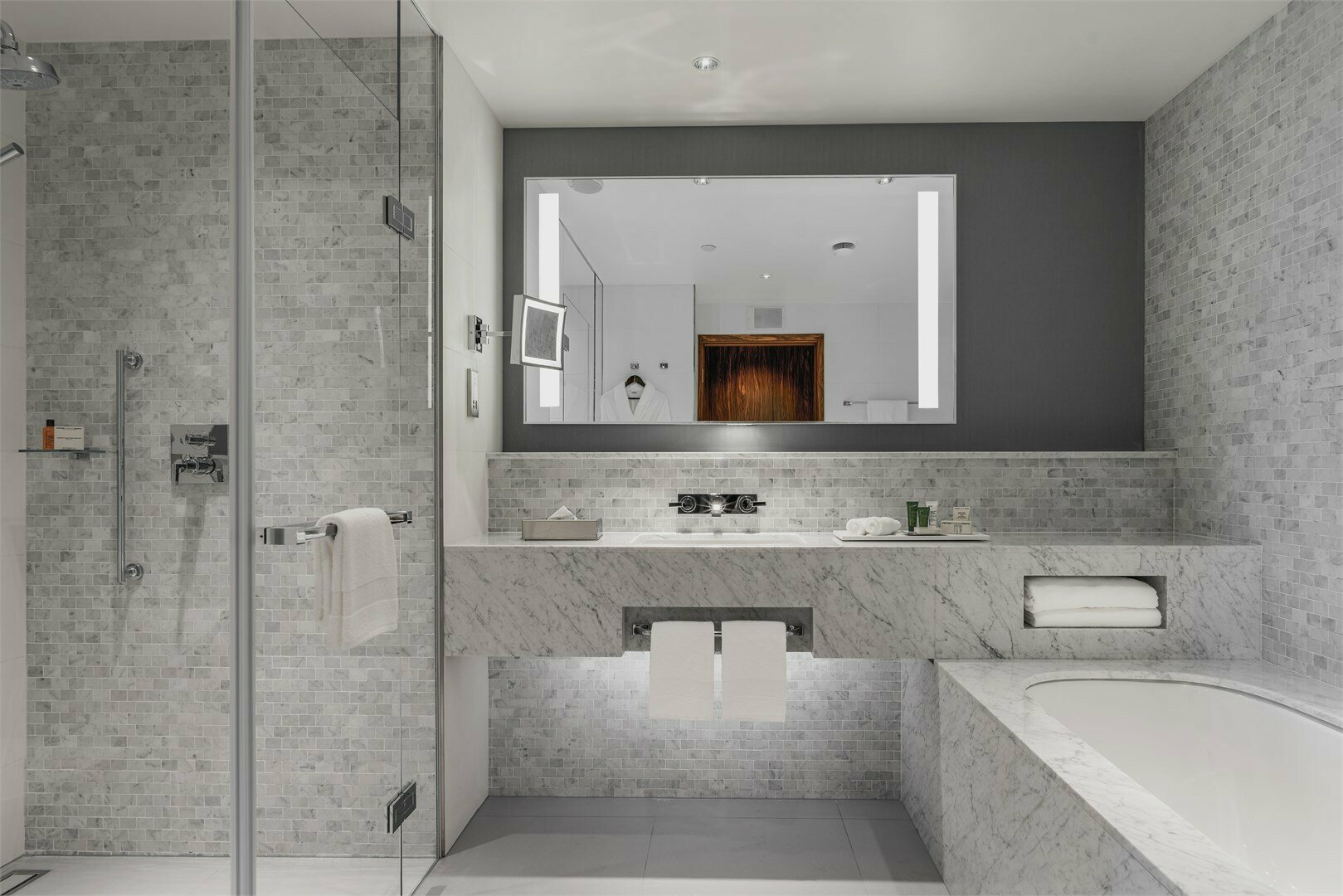 НОМЕР КАТЕГОРИИ ПОЛУЛЮКС С БОЛЬШОЙ КРОВАТЬЮ (KING SIZE)