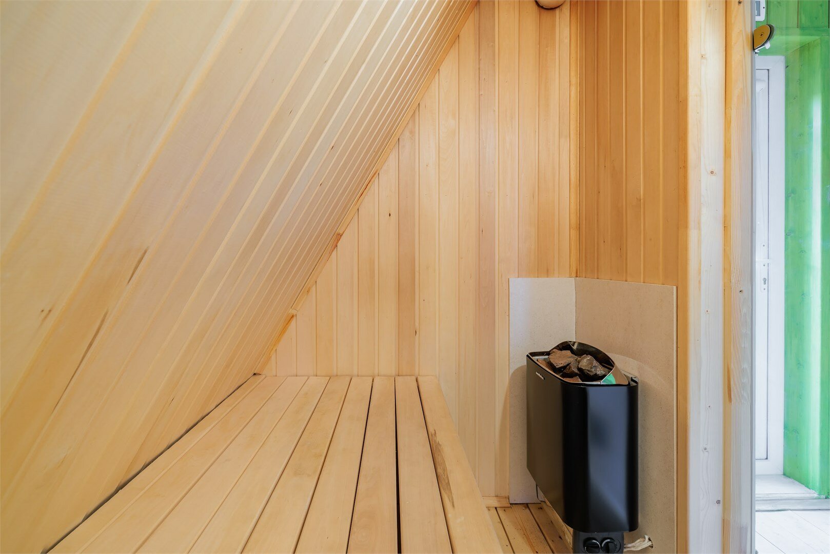 Коттедж 4-местный коттедж с мини-кухней и сауной