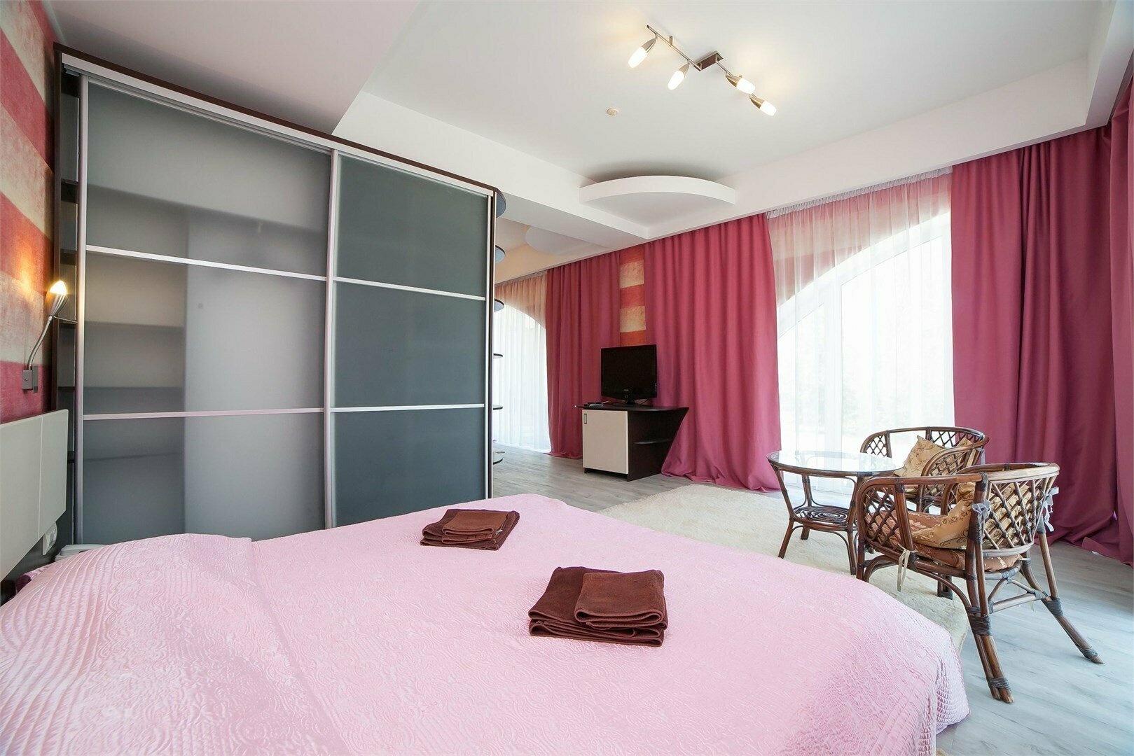 Люкс Red 1 этаж без балкона