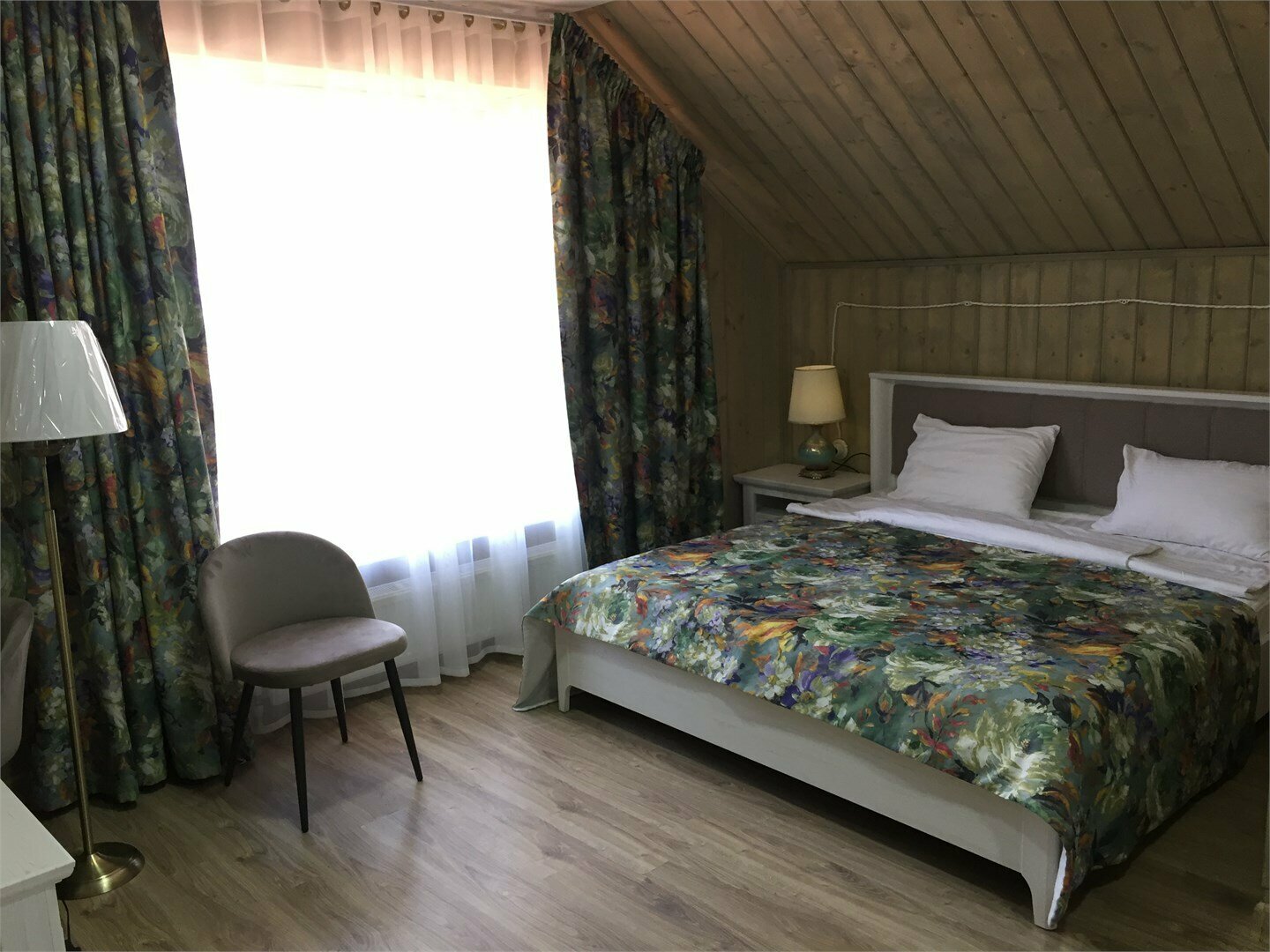 Улучшенный двухместный номер с 1 кроватью