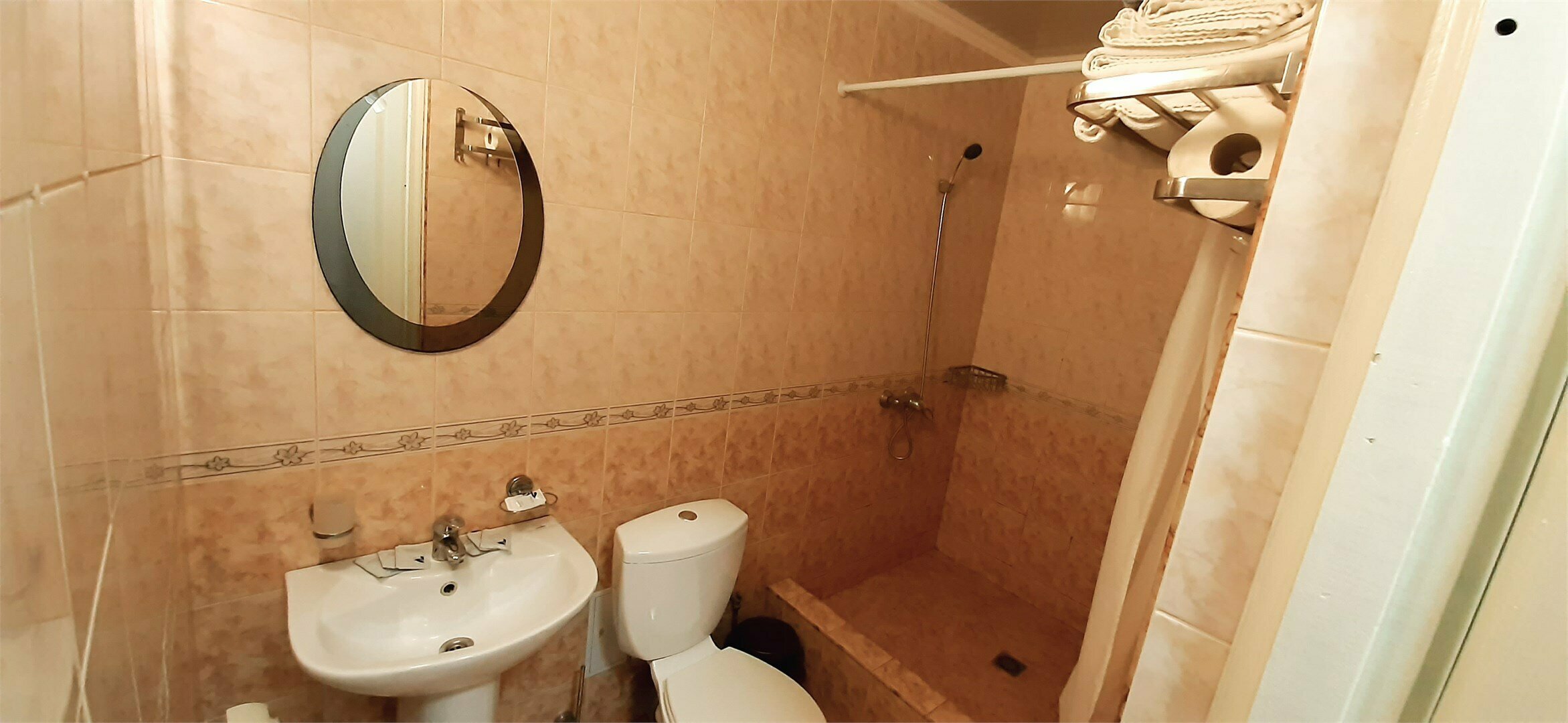 Стандарт трехместный с двуспальной и односпальной кроватями