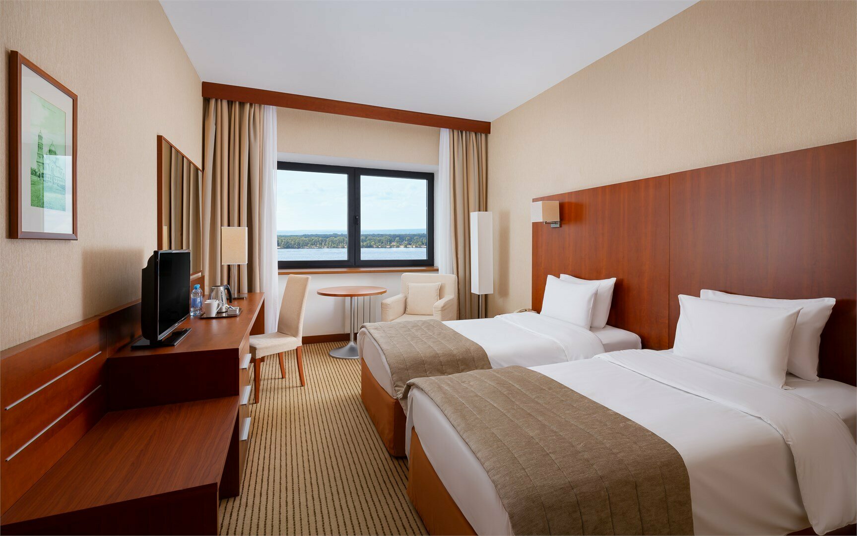 Стандартный номер с двумя раздельными кроватями с видом на Волгу