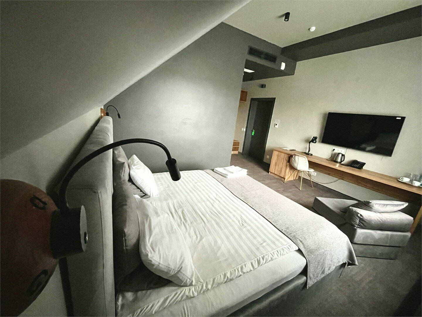 Полулюкс 2-местный + 1 дополнительное место