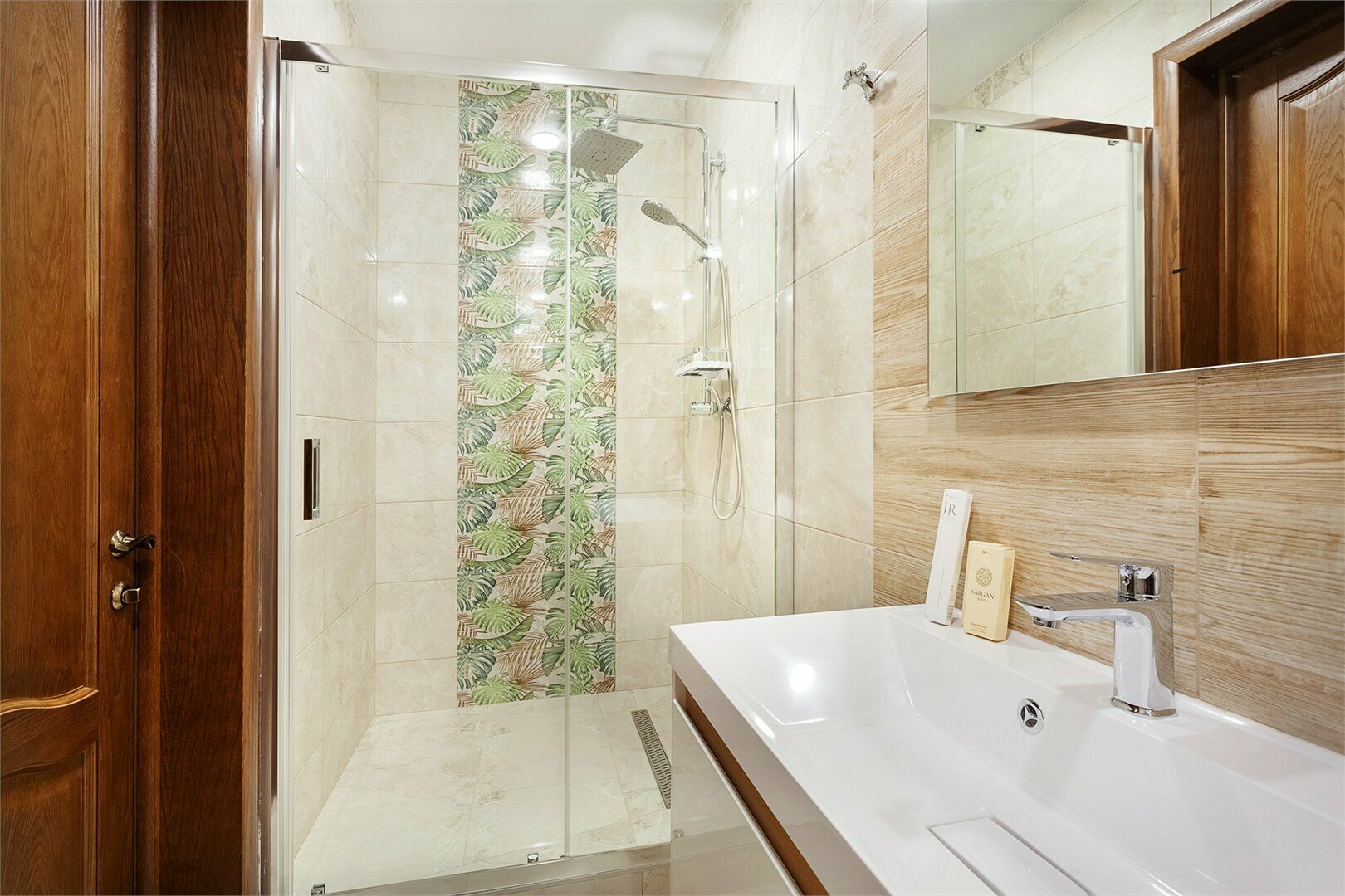 Двухкомнатные апартаменты с балконом и кухней №5