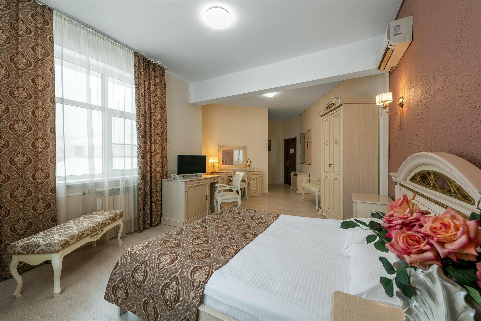 Улучшенный / Superior Room