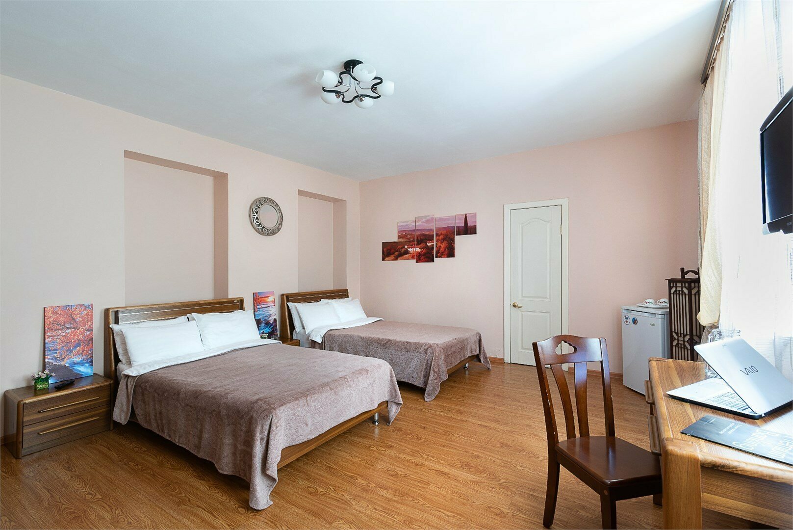 СТАНДАРТНЫЙ ДВУХМЕСТНЫЙ НОМЕР С 2 ОТДЕЛЬНЫМИ КРОВАТЯМИ