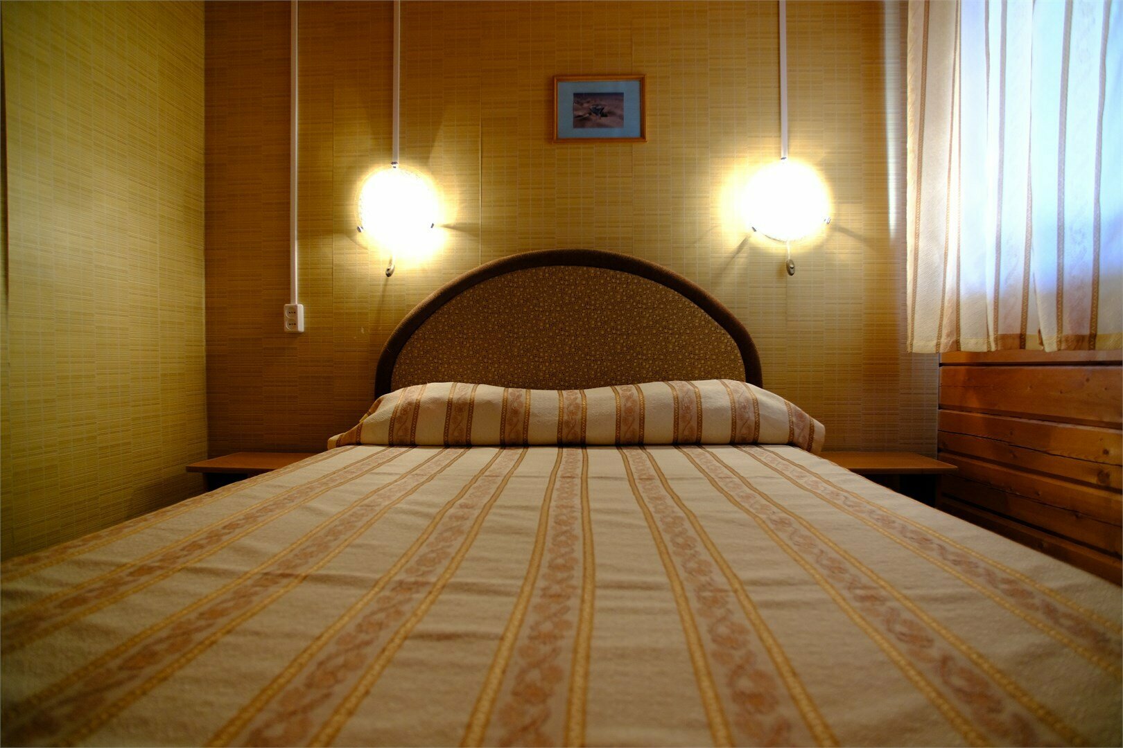 Стандарт с одной двуспальной кроватью (2 / 6)