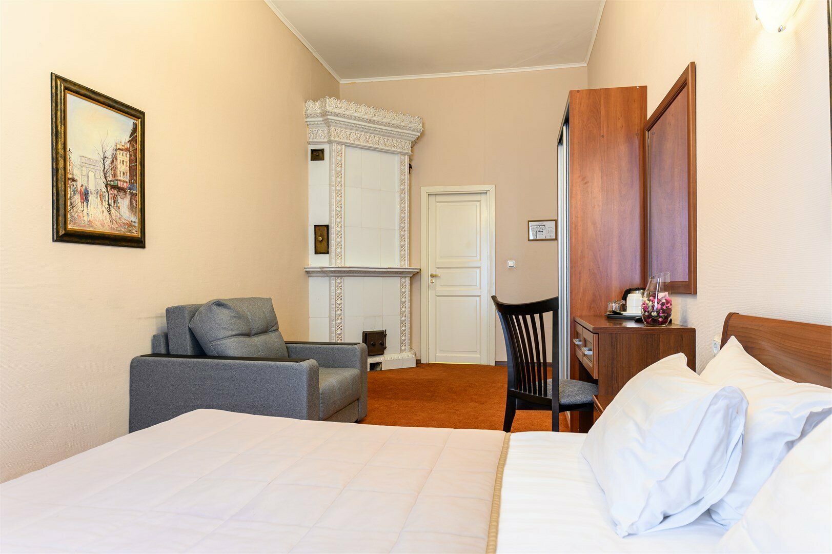 Семейный номер с 1 или 2 кроватями, кресло-кровать, вид на улицу