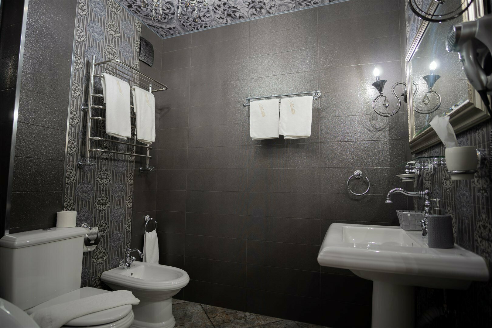 Люкс с кроватью размера "queen-size" и гидромассажной ванной