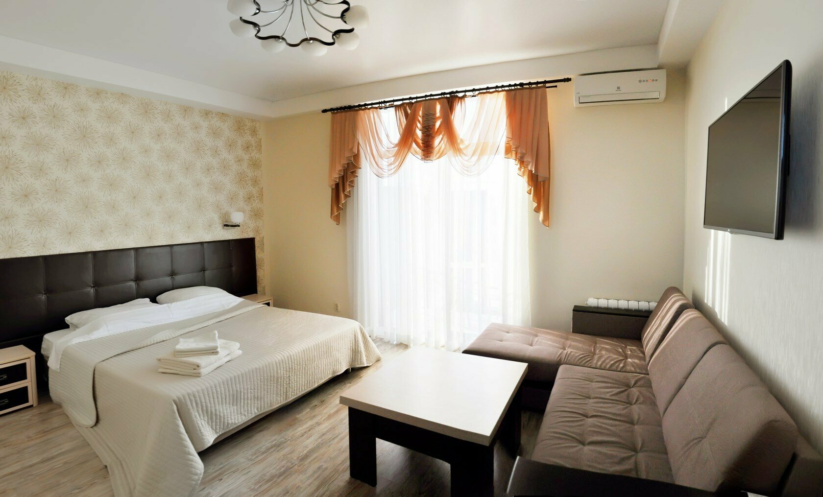 Люкс с балконом