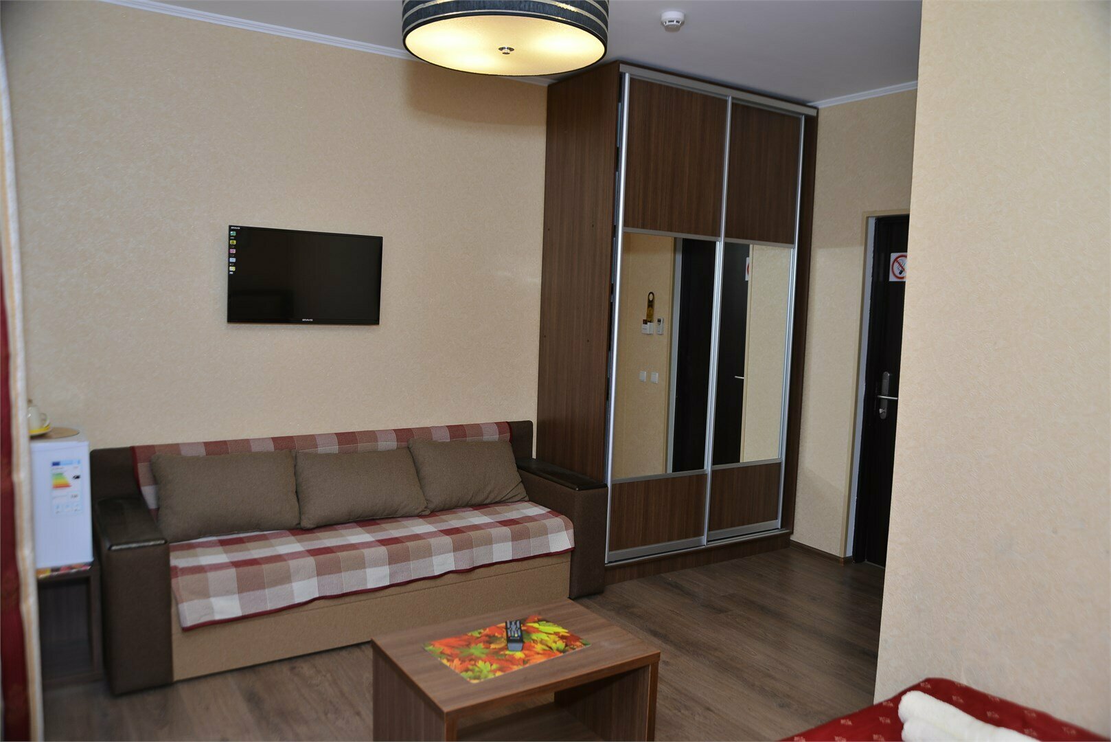 2-местный стандарт с французским балконом 2 раздельными кроватями БЕЗ ВИДА