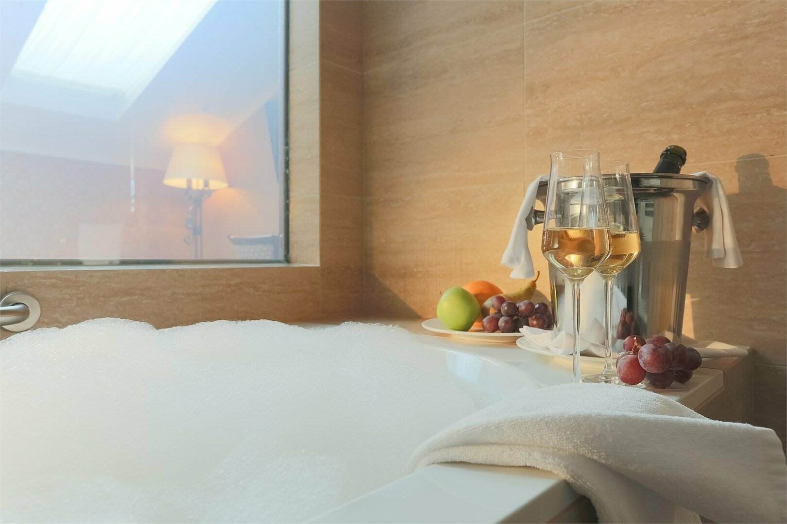 Улучшенный мансардный номер с ванной