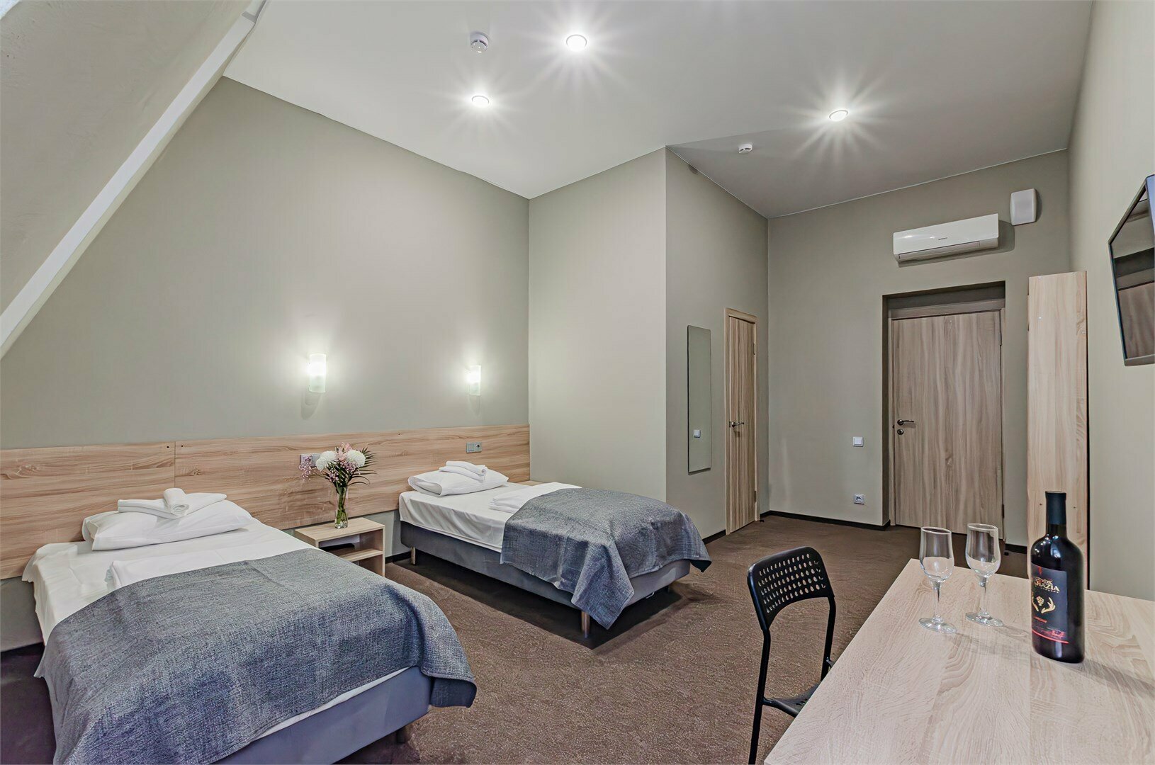 Улучшенный номер с 2 раздельными кроватями на мансарде