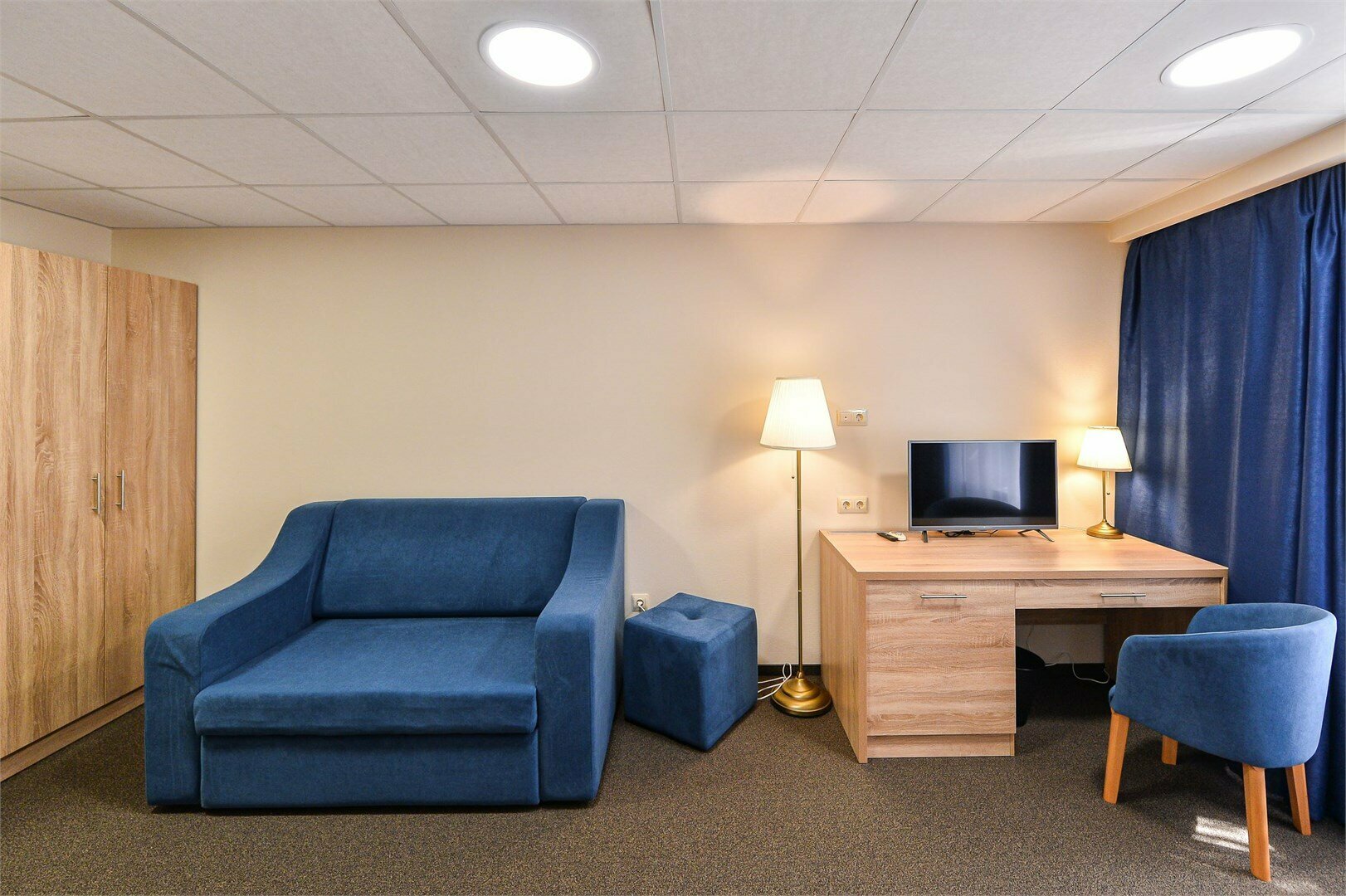 Улучшенный двухместный номер с одной кроватью