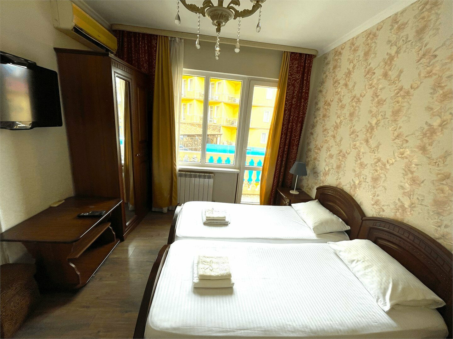 Двухместный номер с 1 кроватью или 2 отдельными кроватями и собственной ванной комнатой