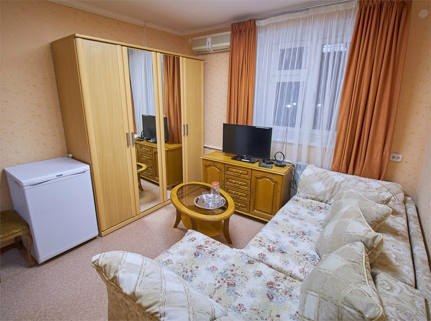 Номер "Стандарт" (5-местный 2-комнатный) 2-корпус